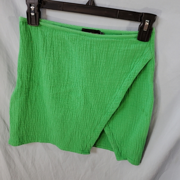 Prettylittlething Green Wrap Look Mini Skirt Size 4 - Picture 2 of 9